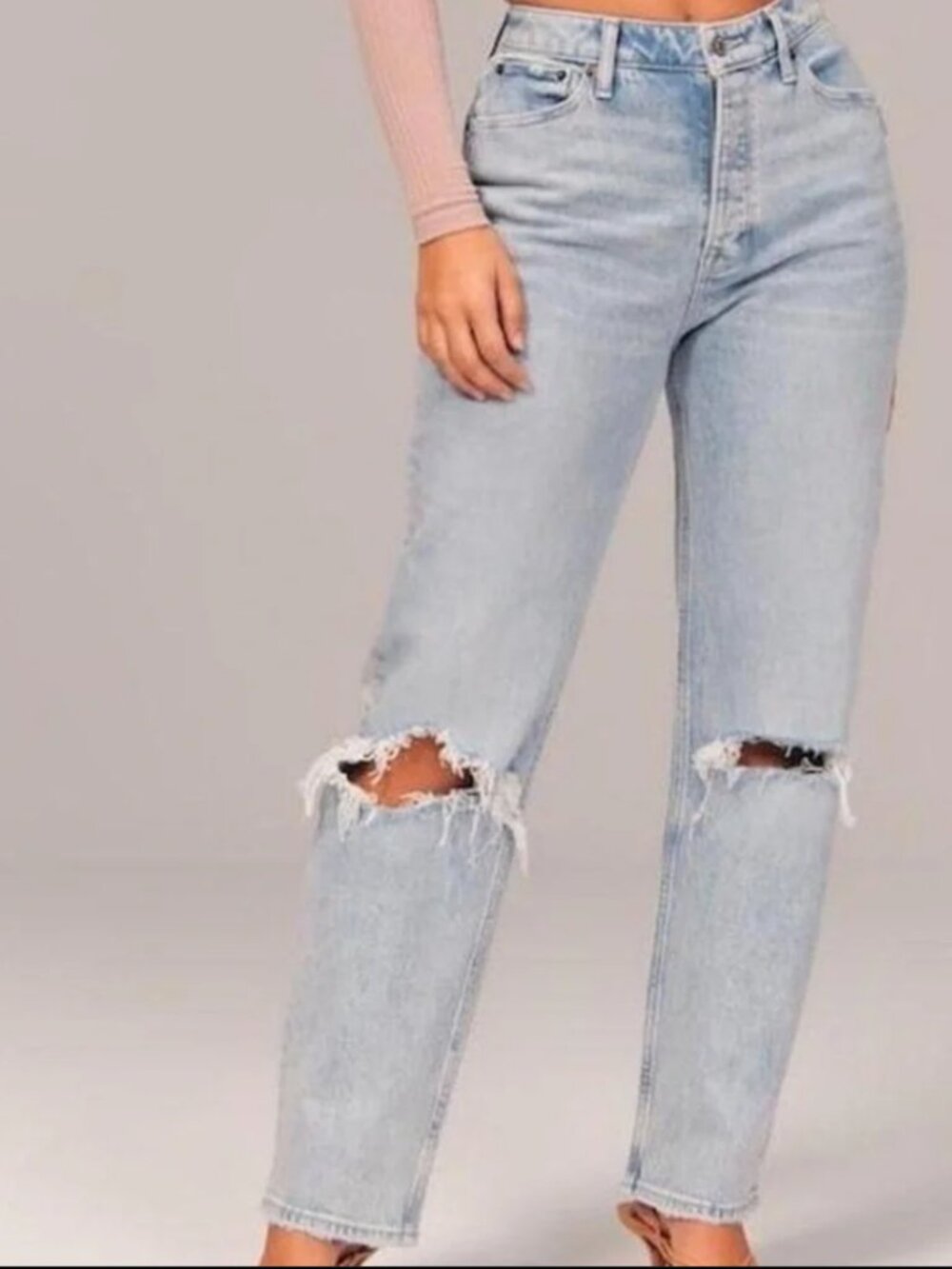 Abercrombie & Fitch The Mom High Rise Distressed Curve Love Size 28 Short - Picture 10 of 10